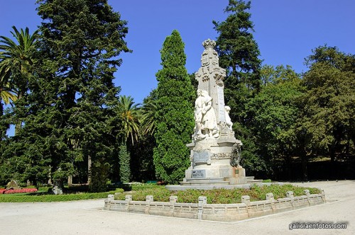 Estatua de Rosalía