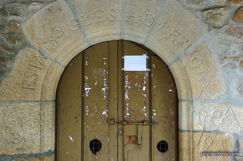 Puerta de la capilla